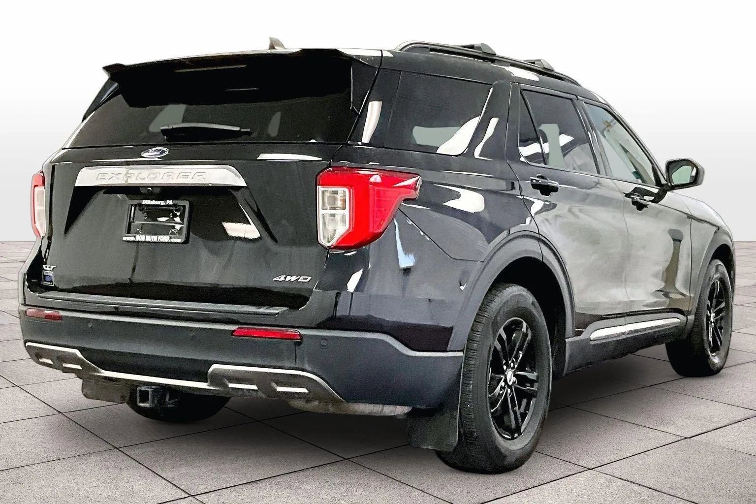 Certified 2023 Ford Explorer XLT w/ Equipment Group 202A image 11