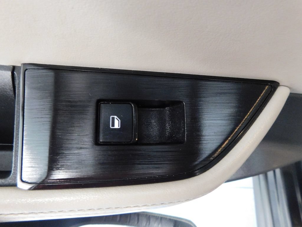 Used 2025 Nissan Rogue SV AWD/4WD image 36
