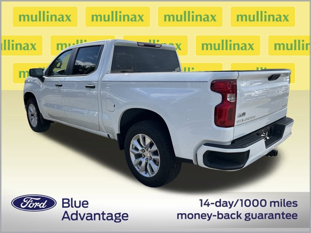 Used 2025 Chevrolet Silverado 1500 Custom image 2