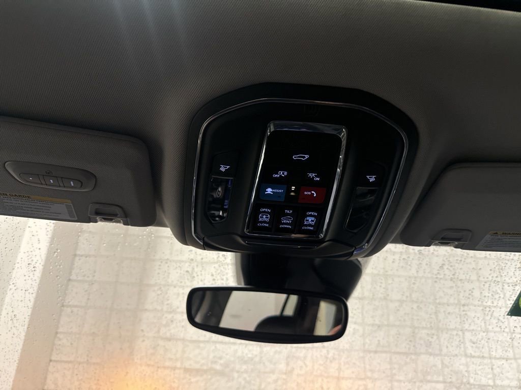 Used 2023 Jeep Grand Cherokee L Limited image 40