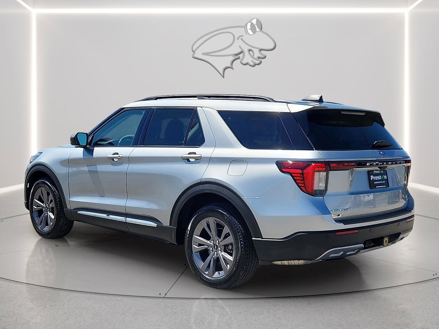 Certified 2025 Ford Explorer Active w/ Active Comfort Package image 3