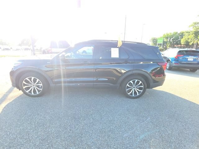 Certified 2025 Ford Explorer ST-Line RWD image 5
