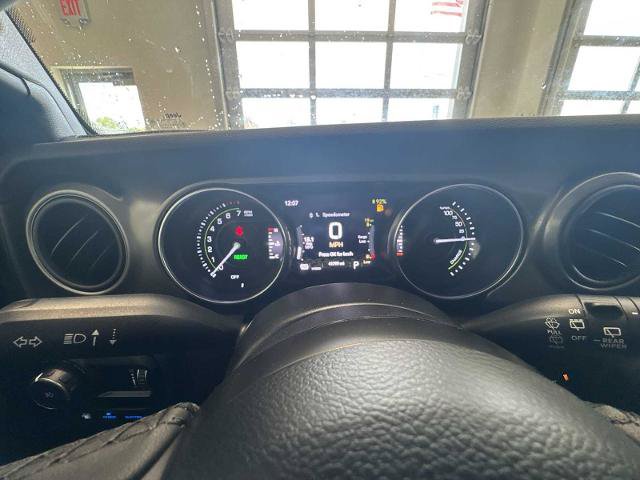 Used 2023 Jeep Wrangler Unlimited w/ Cold Weather Group AWD/4WD image 10