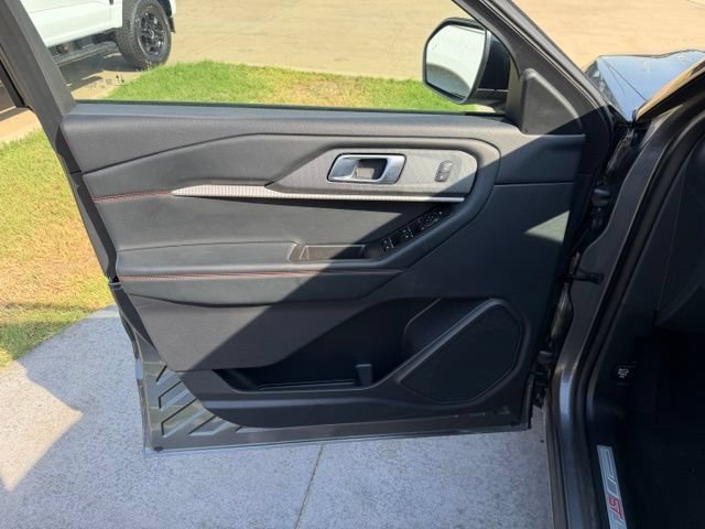 Certified 2025 Ford Explorer ST-Line w/ ST-Line Street Pack AWD/4WD image 10