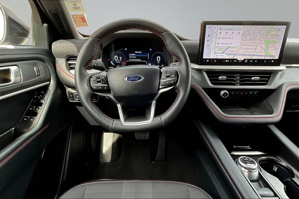 Certified 2025 Ford Explorer ST-Line image 8