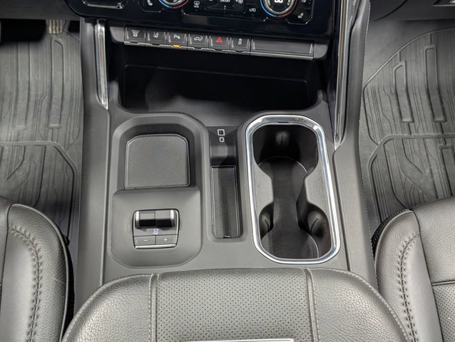 Used 2024 GMC Sierra 3500 Denali w/ Denali Reserve Package AWD/4WD image 6