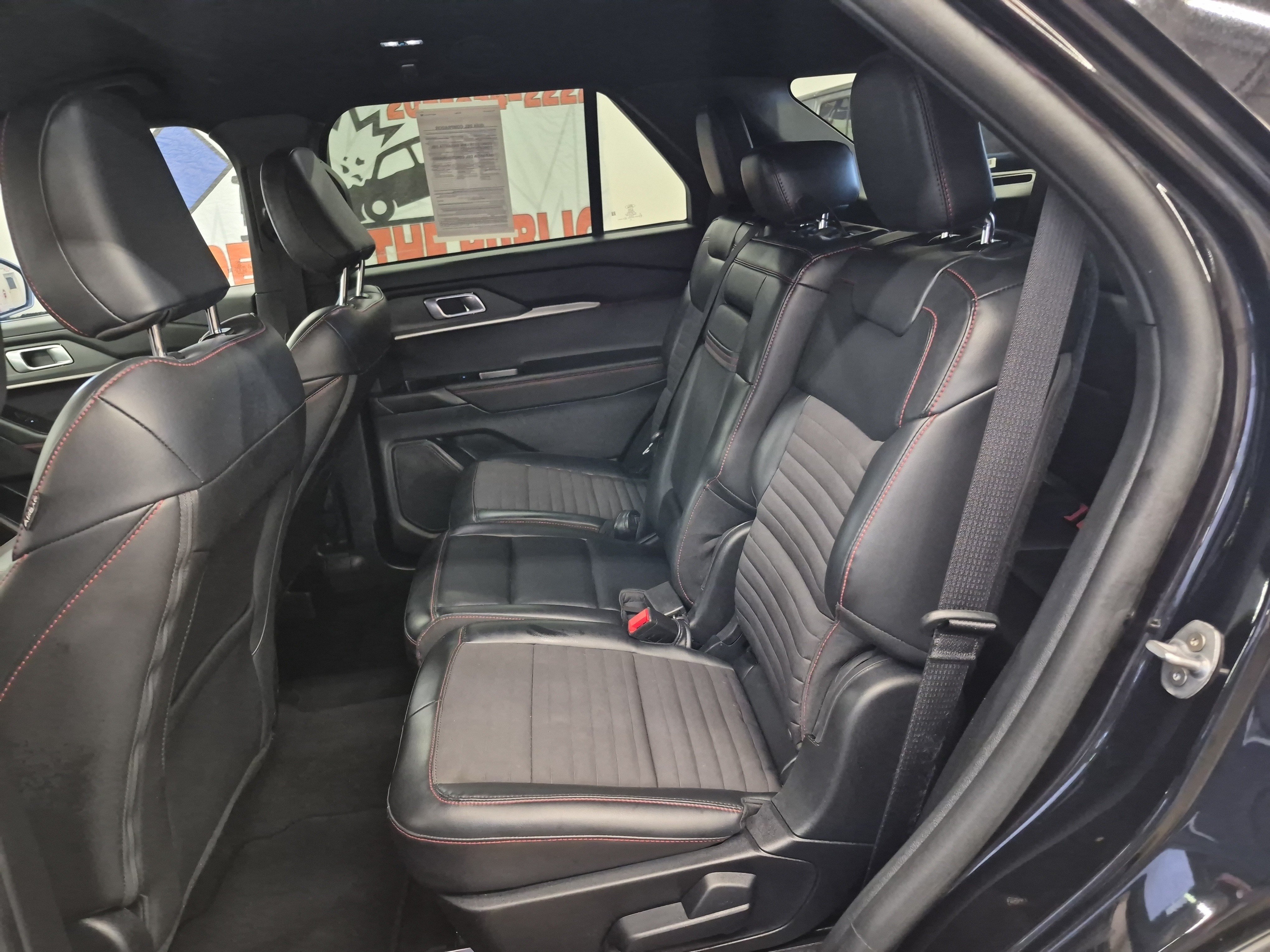 Certified 2025 Ford Explorer ST-Line w/ ST-Line Street Pack AWD/4WD image 15