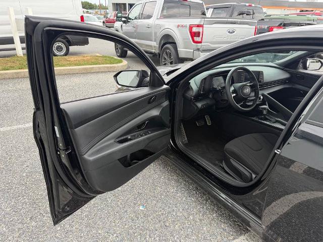 Used 2025 Hyundai Elantra Sport FWD image 10