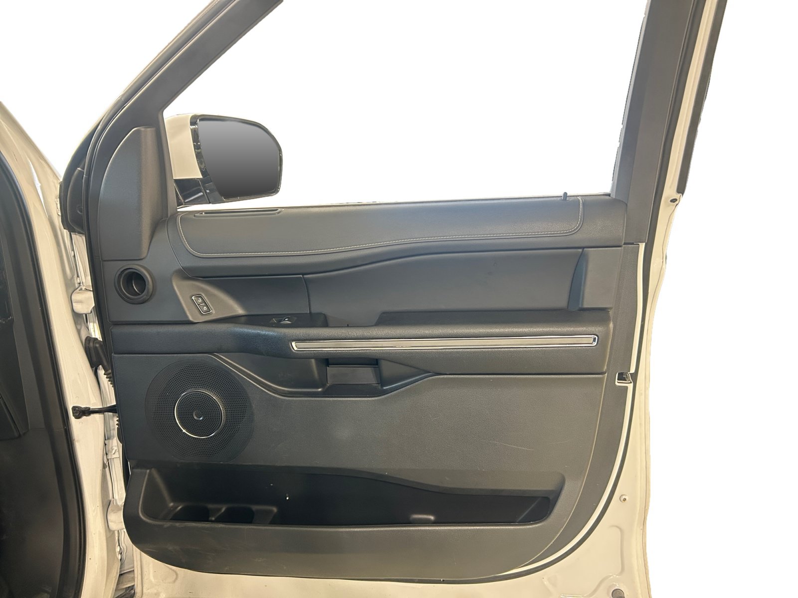 Certified 2024 Ford Expedition XLT RWD image 23