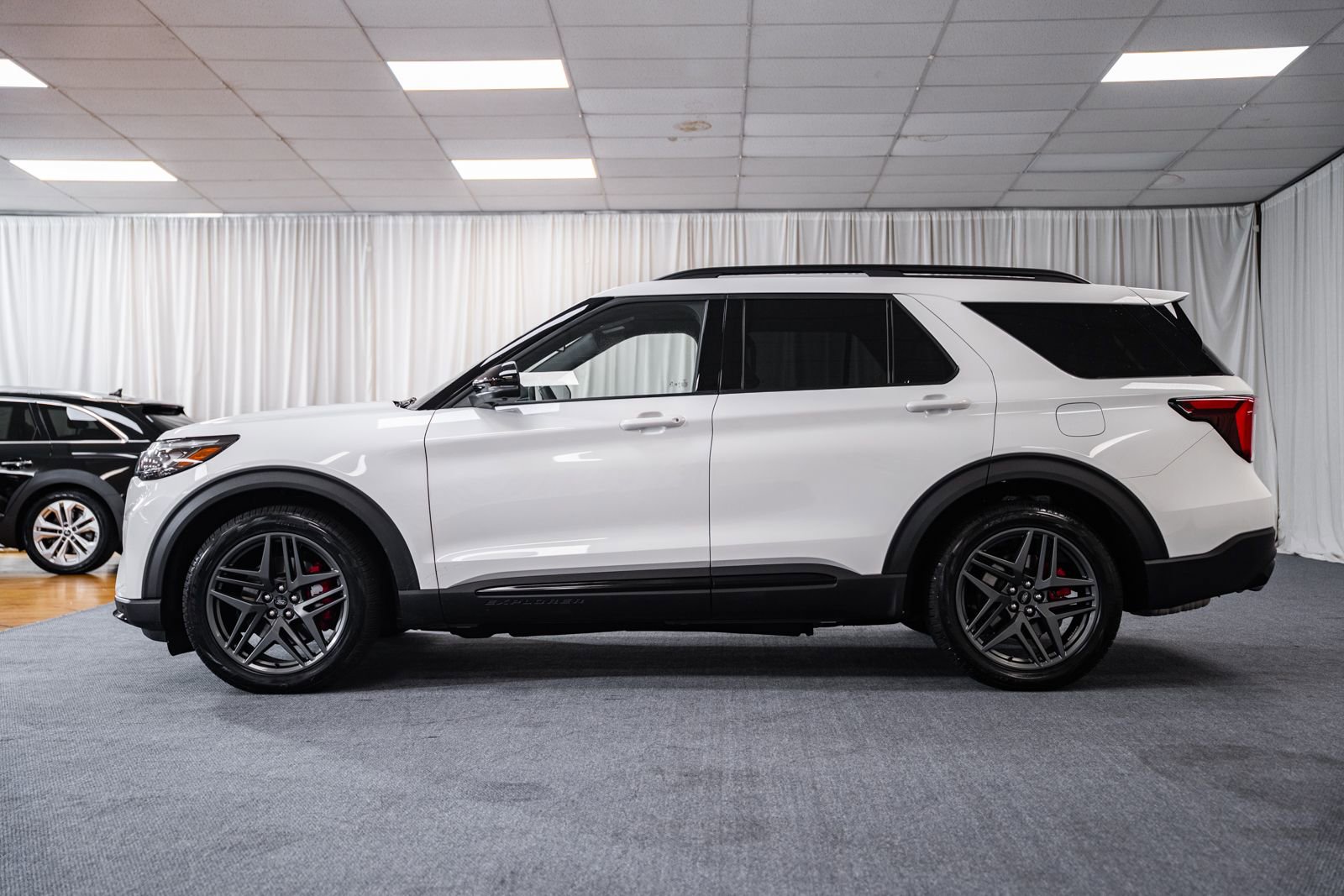 Certified 2025 Ford Explorer ST w/ Sun And Sound Package AWD/4WD image 5