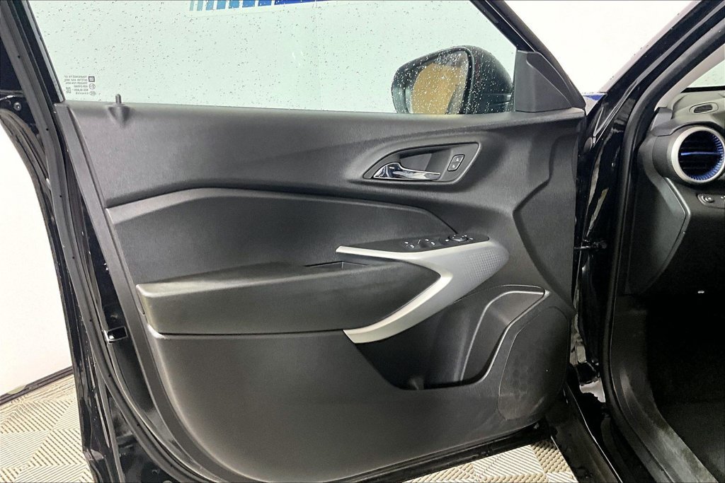 Used 2025 Chevrolet Trax LS FWD image 18