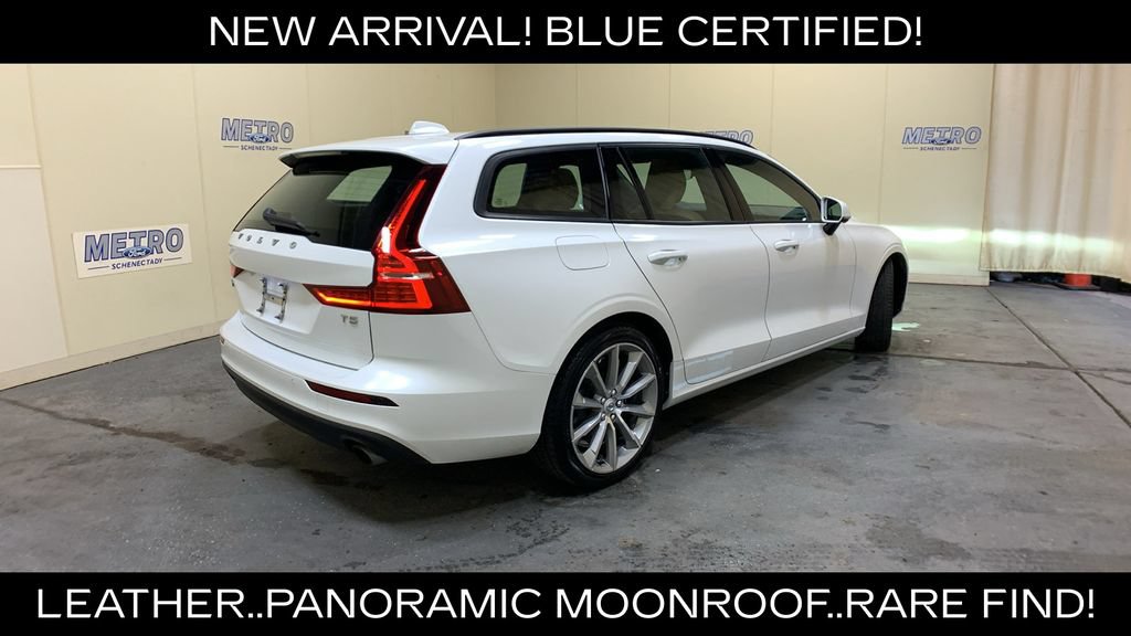 Used 2020 Volvo V60 T5 Momentum w/ Momentum Advanced Package FWD image 3