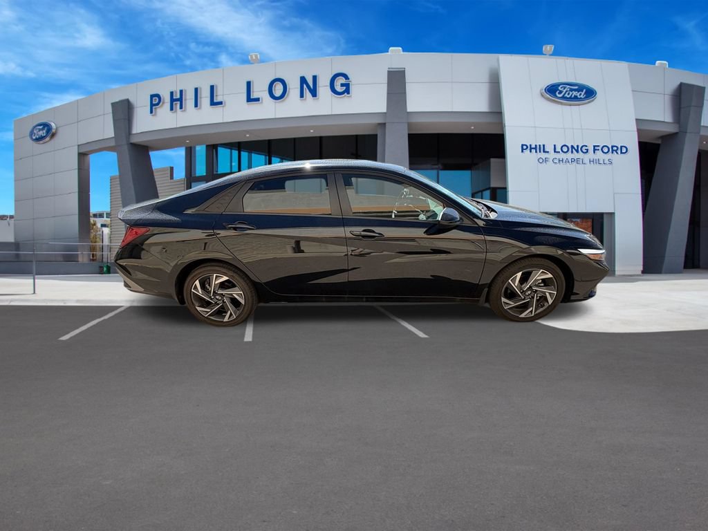 Used 2025 Hyundai Elantra SEL FWD image 7