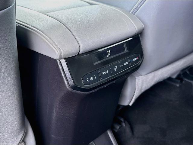 Used 2022 Toyota Highlander XLE FWD image 20