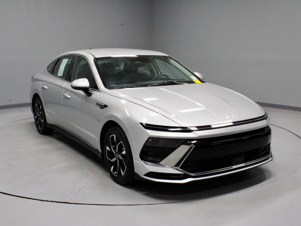 Used 2025 Hyundai Sonata SEL FWD image 1
