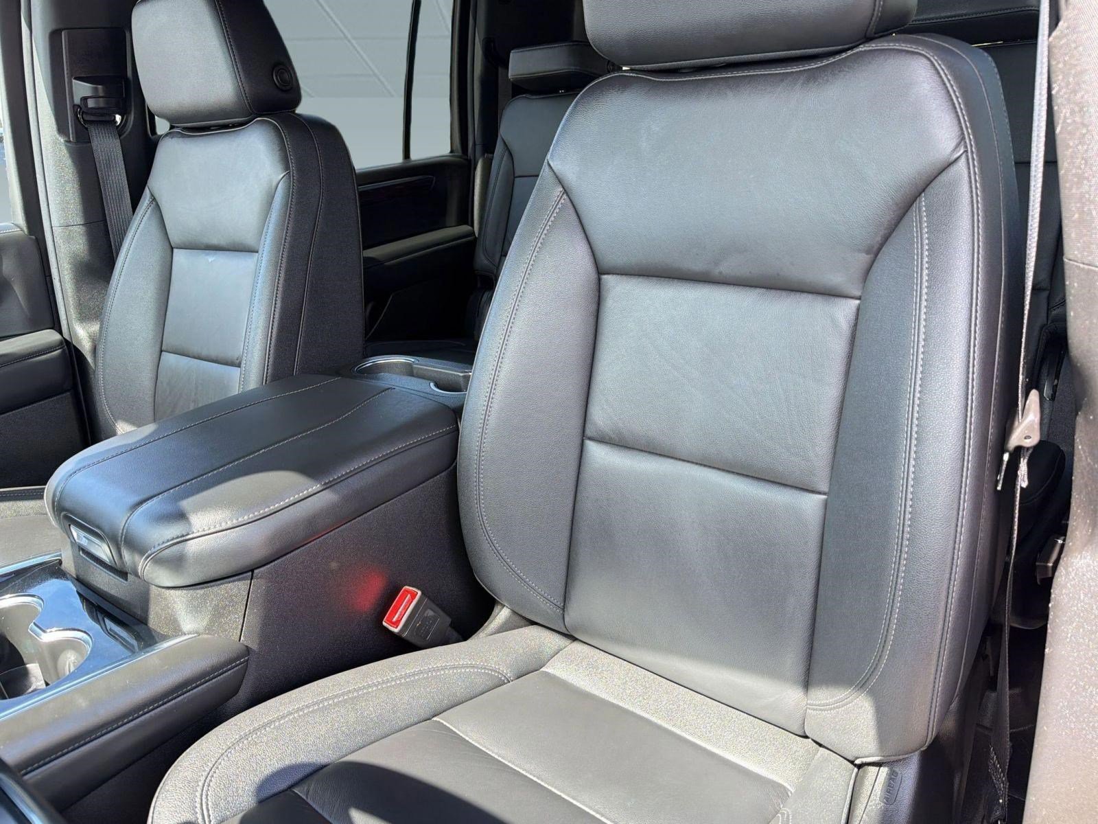 Used 2025 Chevrolet Suburban Z71 image 25