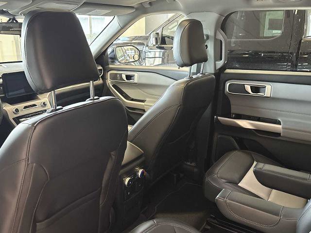 Certified 2022 Ford Explorer XLT w/ Equipment Group 202A image 26