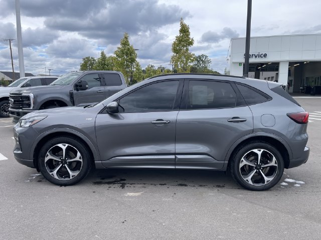 Certified 2023 Ford Escape ST-Line Select w/ Tech Pack #2 AWD/4WD image 2