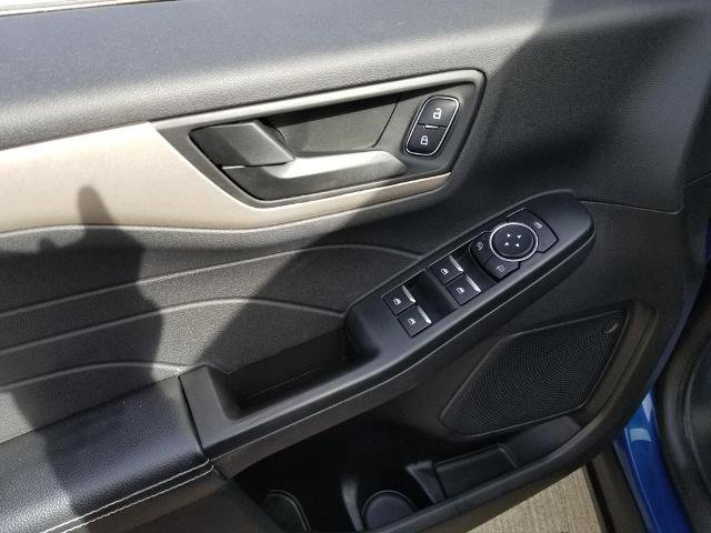 Certified 2022 Ford Escape SE w/ Cold Weather Package AWD/4WD image 11