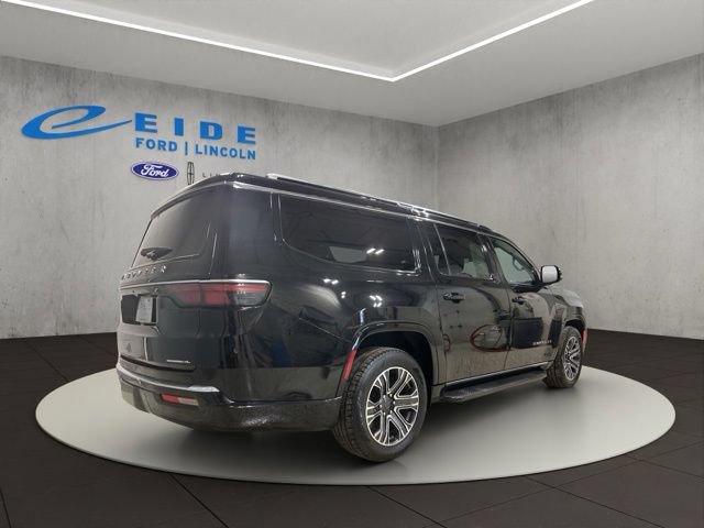 Used 2023 Jeep Wagoneer L Series II AWD/4WD image 10