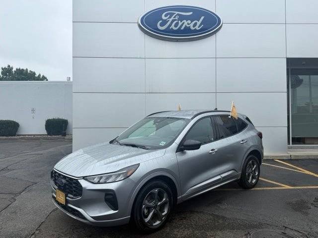 Certified 2023 Ford Escape ST-Line w/ Tech Pack #1 AWD/4WD image 2