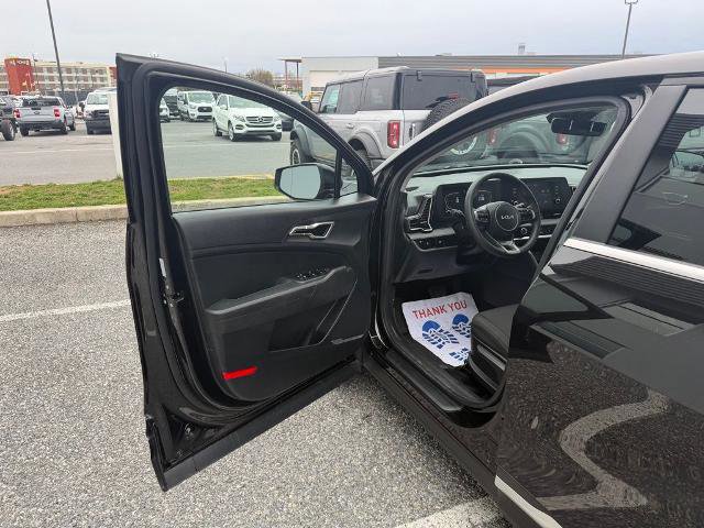 Used 2024 Kia Sportage LX image 10