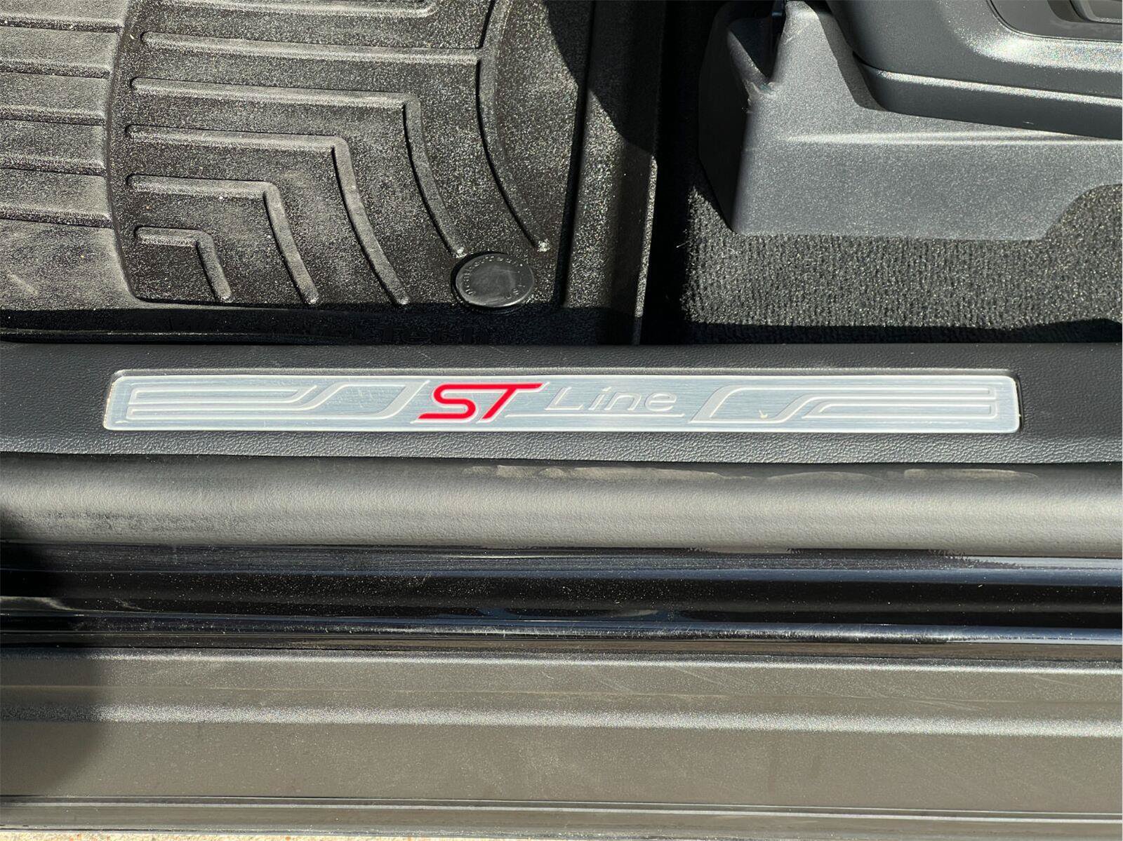 Certified 2026 Ford Explorer ST-Line w/ ST-Line Street Pack RWD image 21