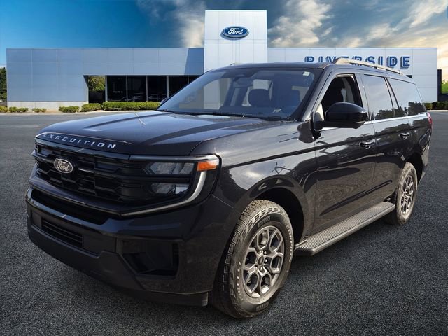 Certified 2025 Ford Expedition Active image 3