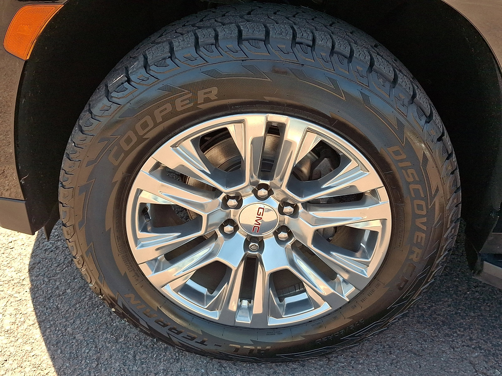 Used 2021 GMC Yukon Denali image 28