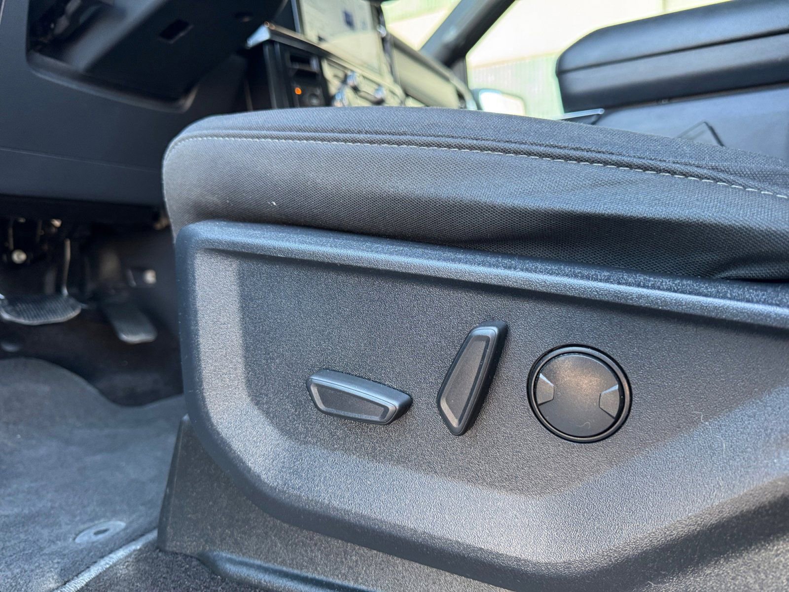 Certified 2022 Ford F150 XLT w/ Equipment Group 302A High image 21