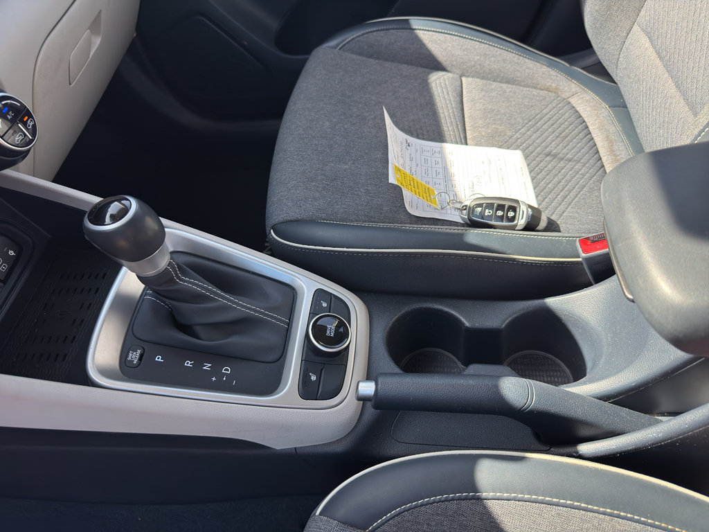 Used 2024 Hyundai Venue Limited FWD image 12