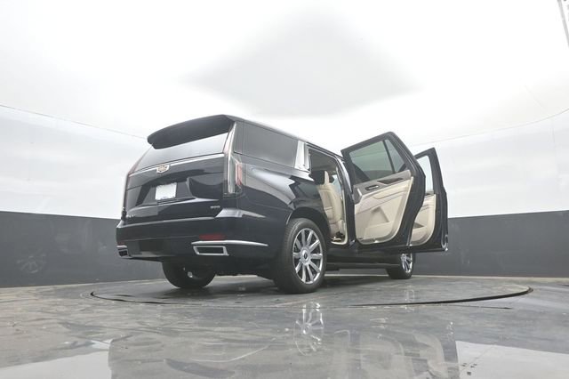 Used 2023 Cadillac Escalade Premium Luxury Platinum w/ Heavy-Duty Trailer Package AWD/4WD image 44