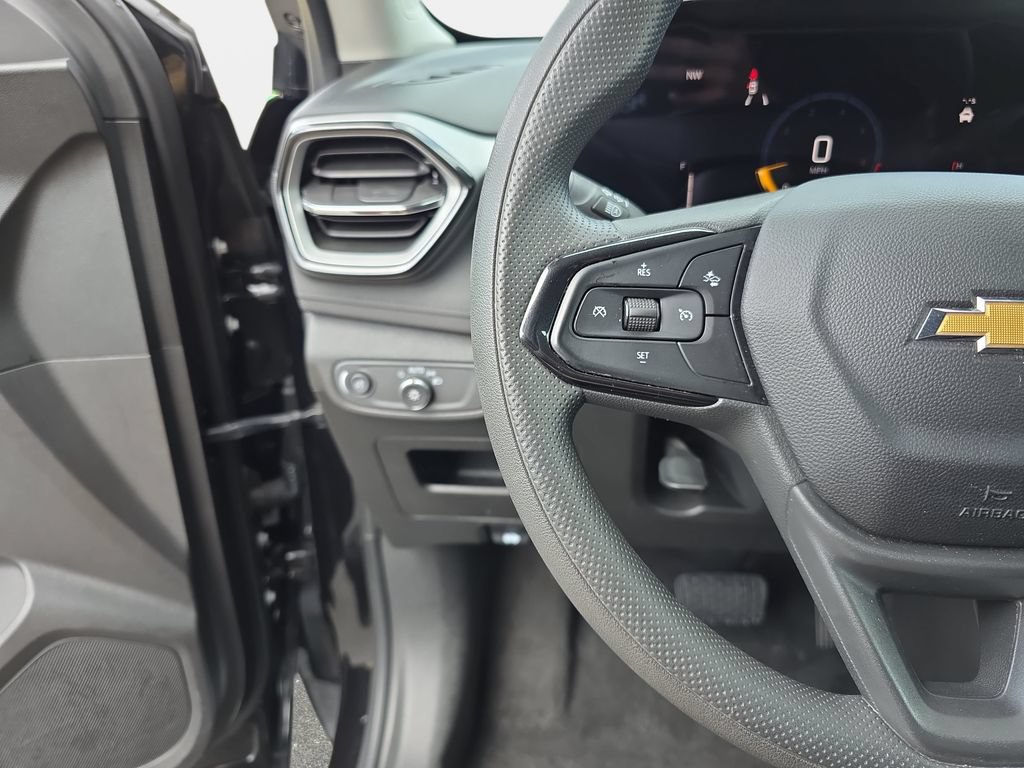Used 2025 Chevrolet TrailBlazer LT AWD/4WD image 14