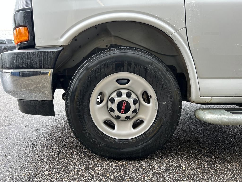 Used 2024 GMC Savana 2500 w/ Driver Convenience Package image 7