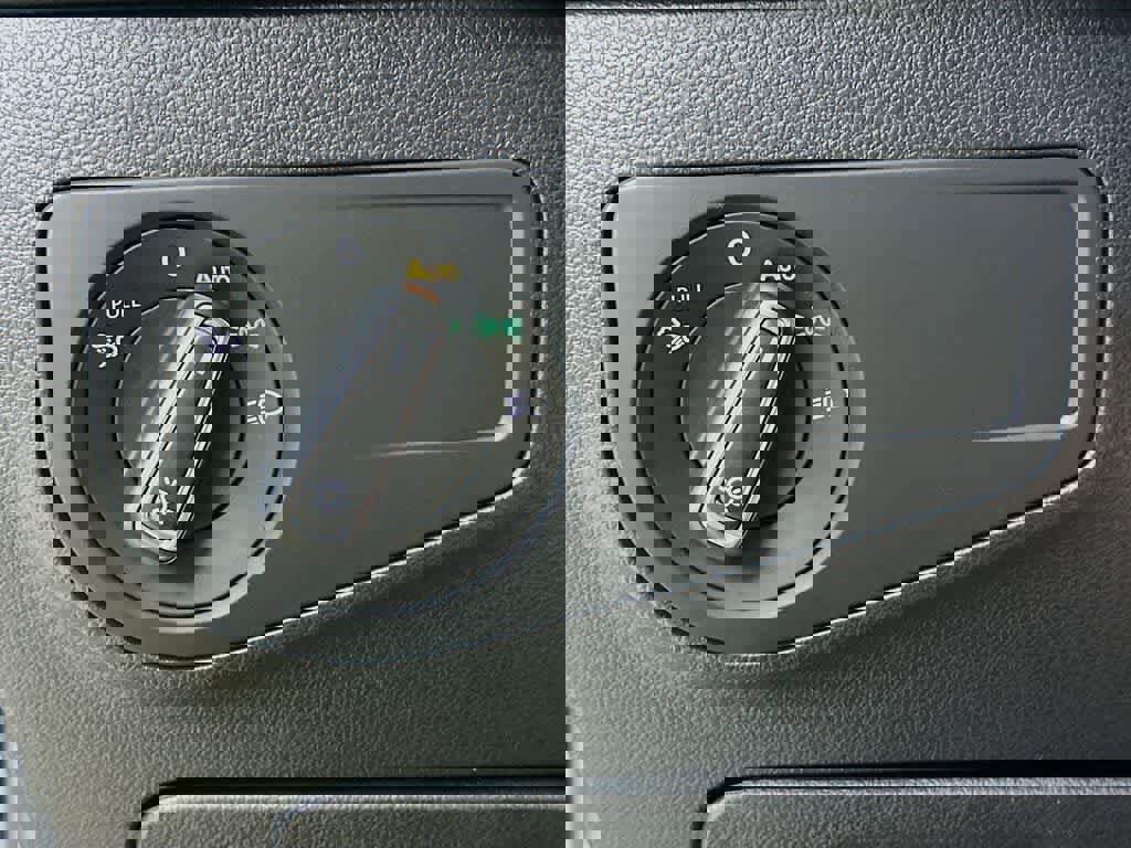 Used 2022 Volkswagen Tiguan SEL R-Line image 27