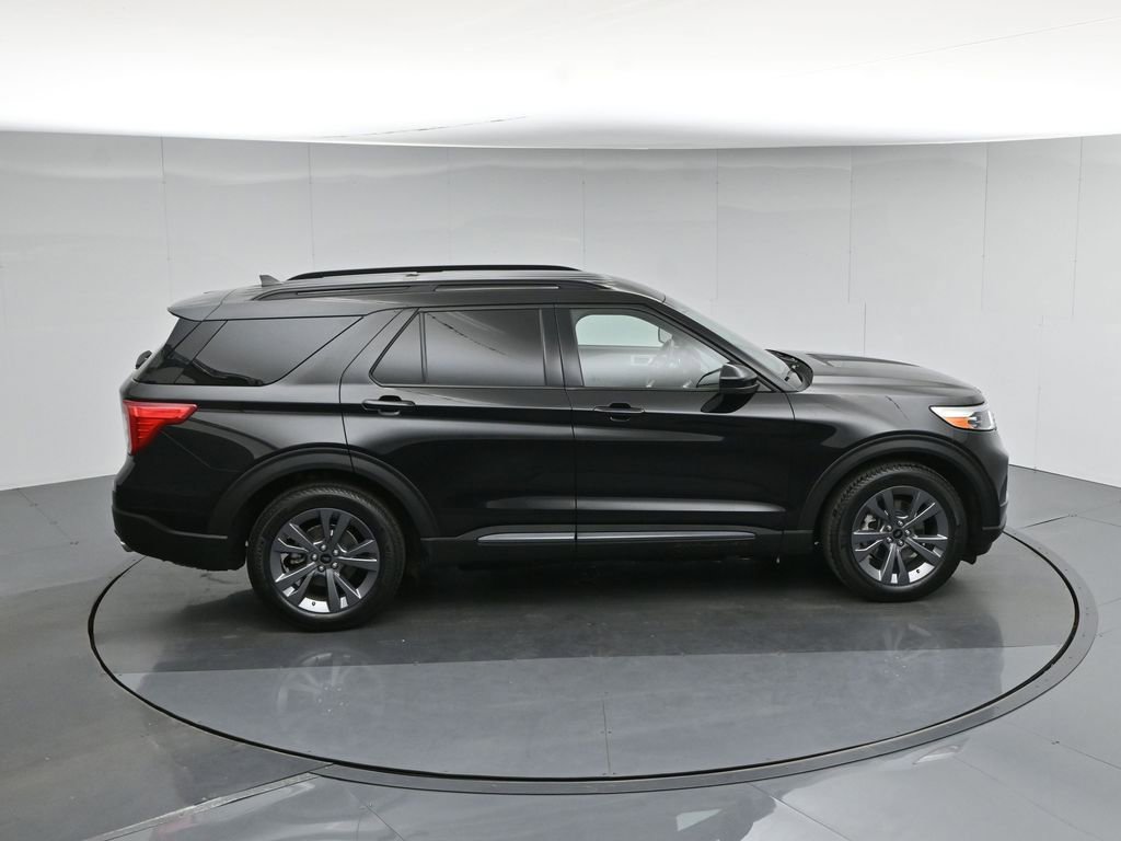 Certified 2022 Ford Explorer XLT w/ Equipment Group 202A RWD image 42
