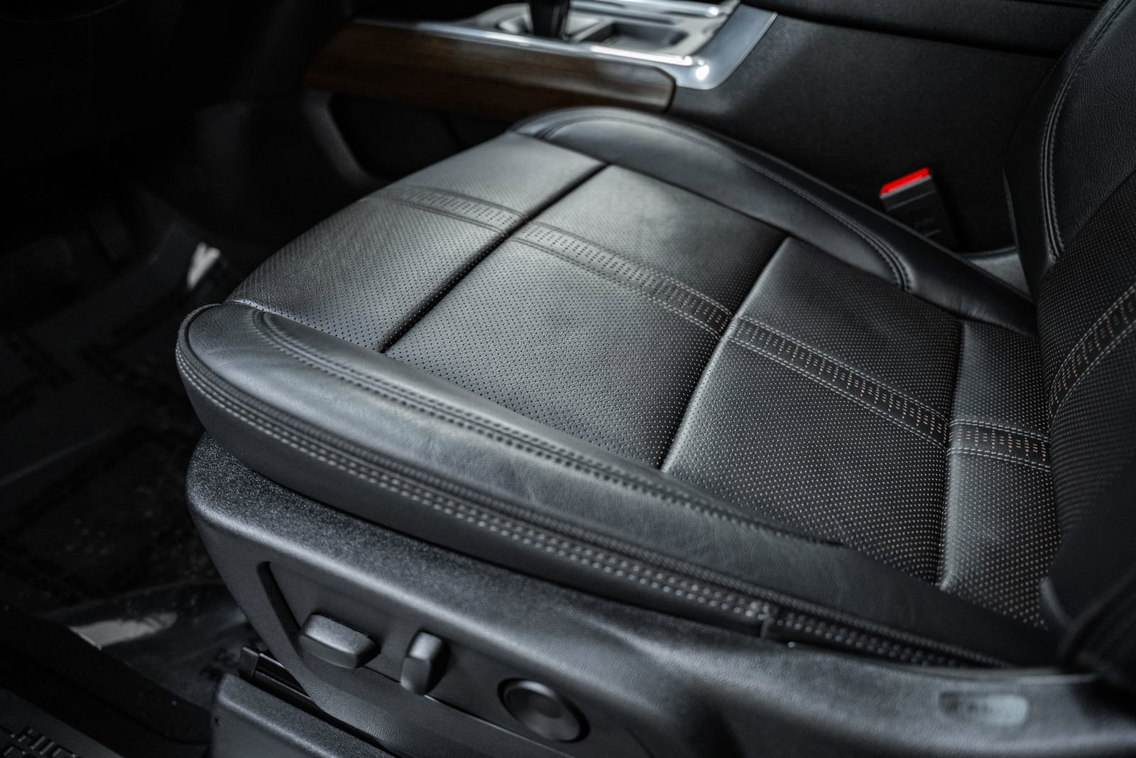 Used 2023 Chevrolet Silverado 1500 High Country w/ High Country Premium Package image 46