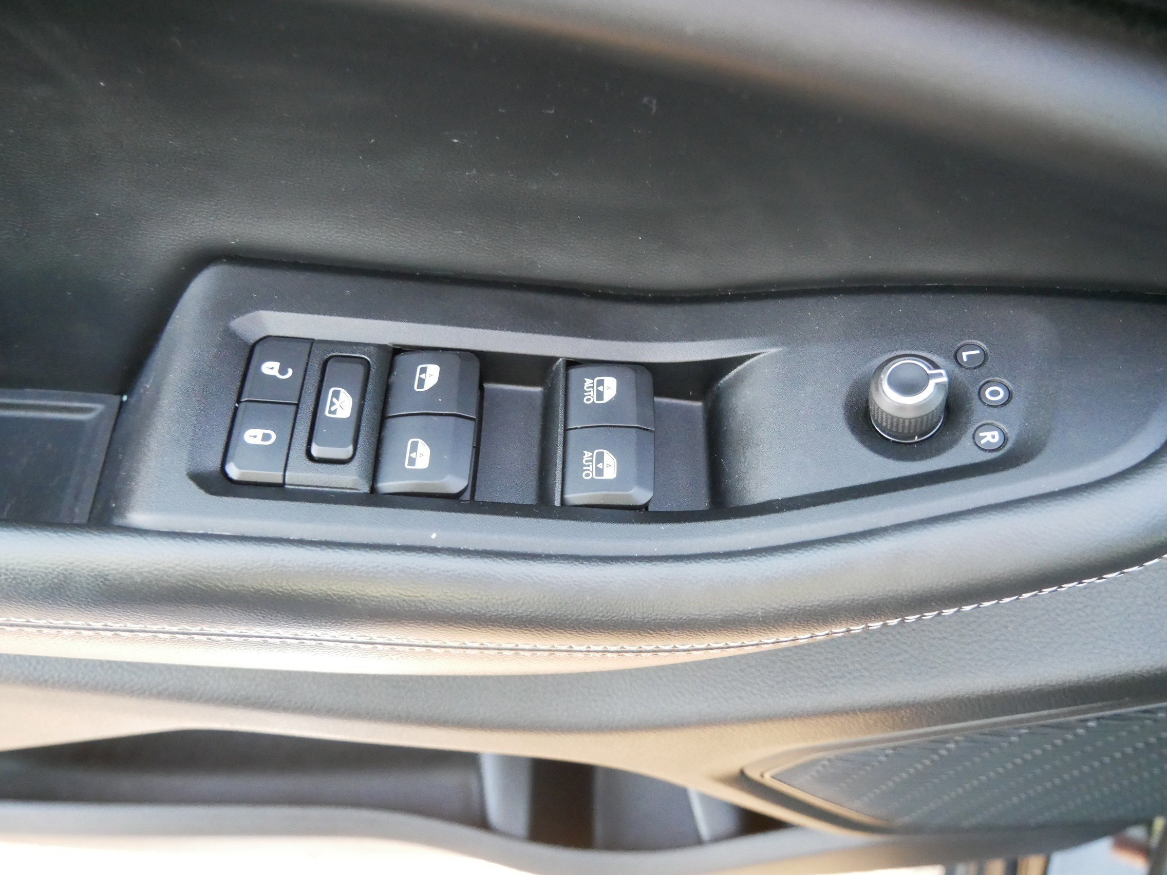 Used 2023 Jeep Grand Cherokee Laredo w/ Luxury Tech Group I image 20