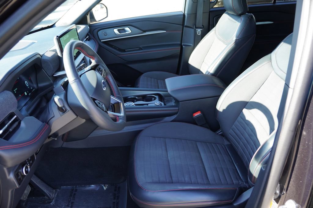 Certified 2025 Ford Explorer ST-Line AWD/4WD image 15