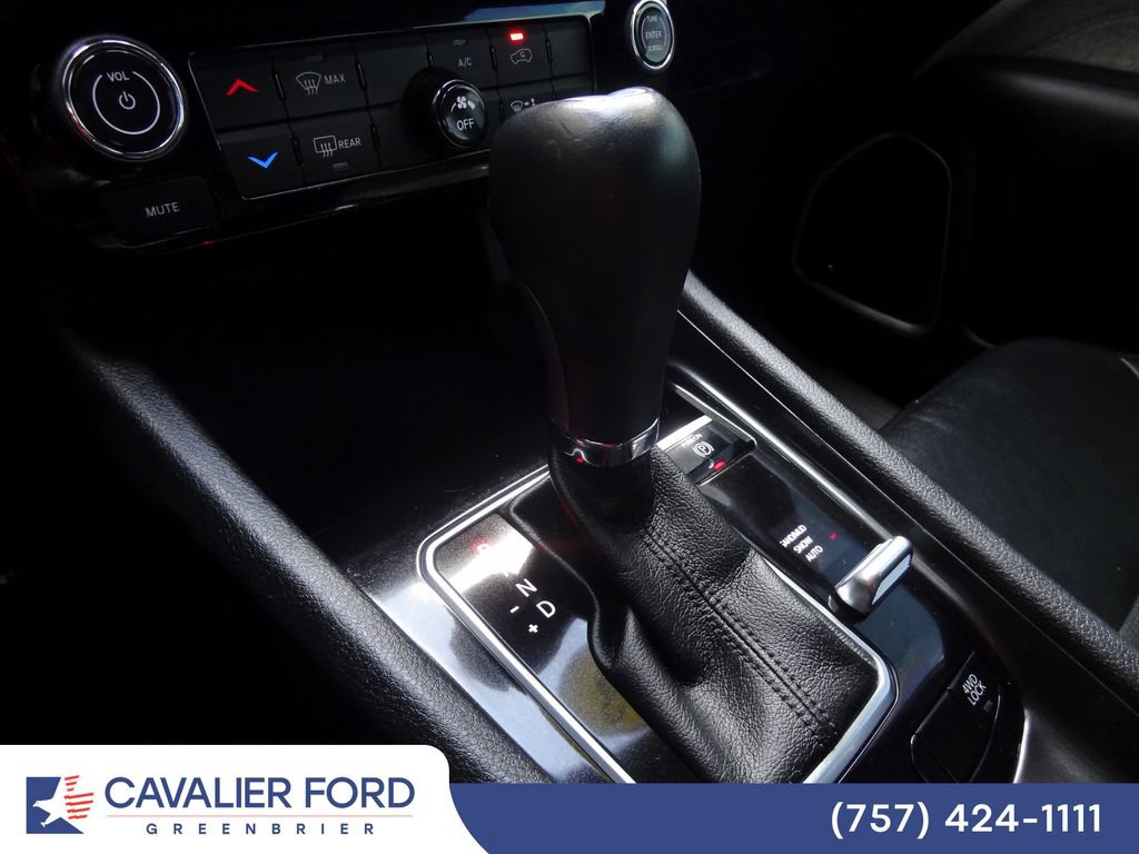 Used 2023 Jeep Compass Latitude w/ Sun and Sound Group AWD/4WD image 32