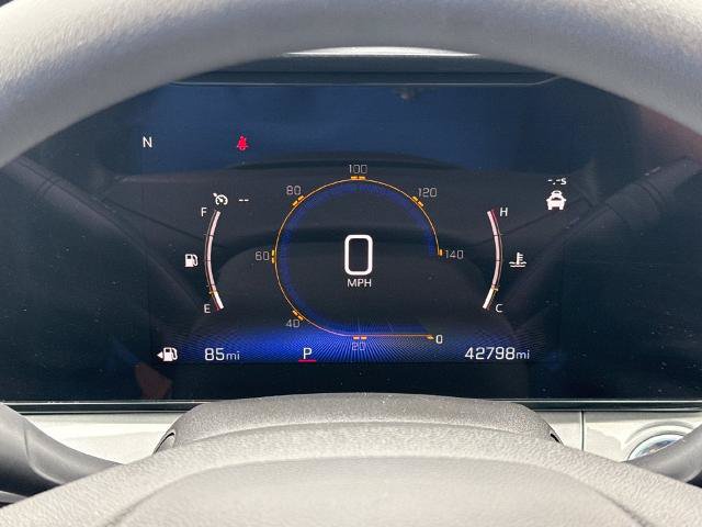 Used 2025 Chevrolet Trax LT FWD image 19