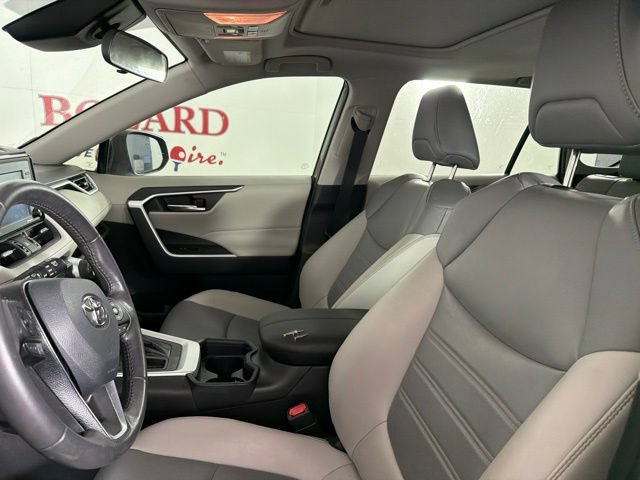 Used 2021 Toyota RAV4 XLE Premium FWD image 21