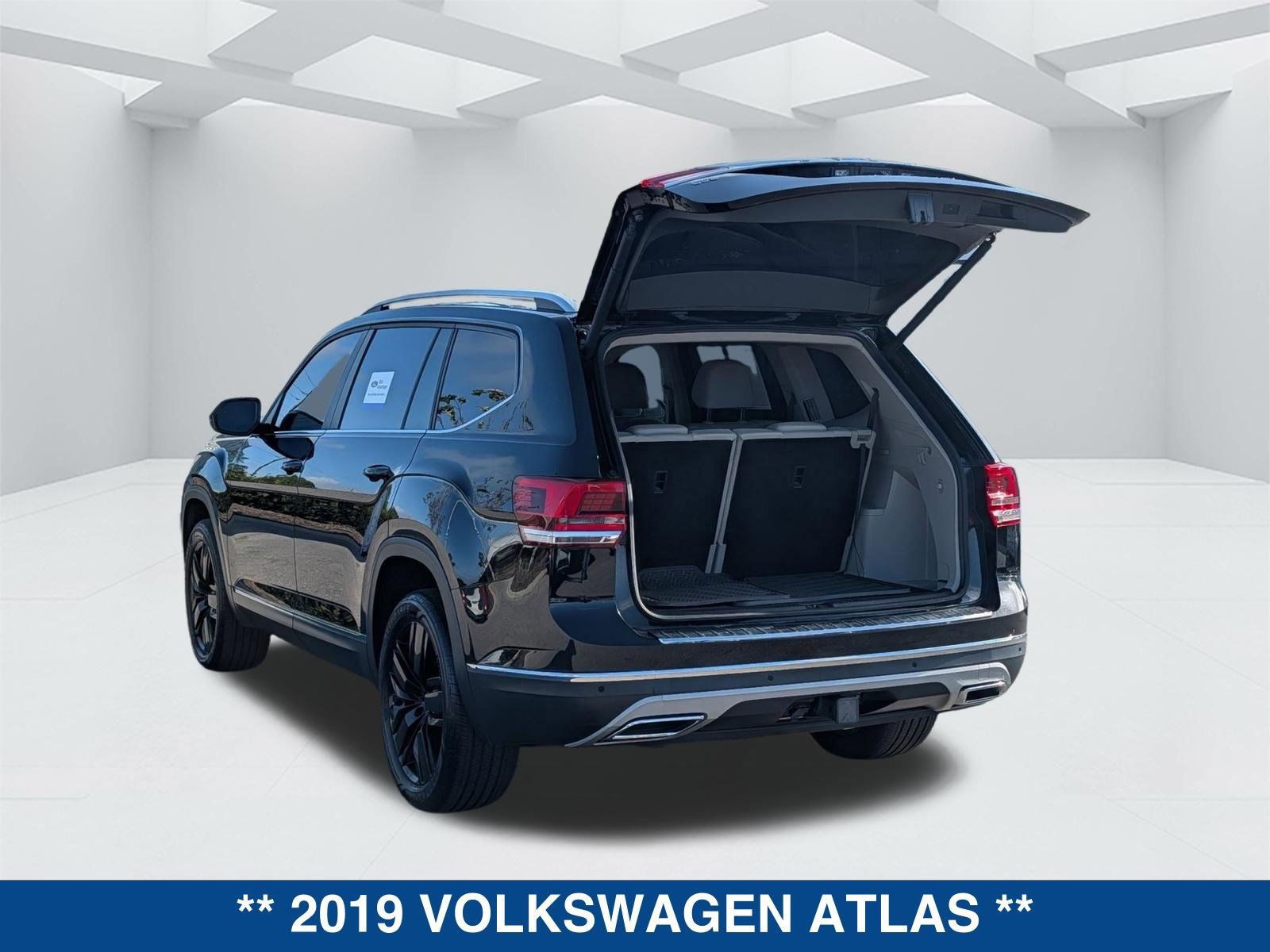 Used 2019 Volkswagen Atlas SEL image 3