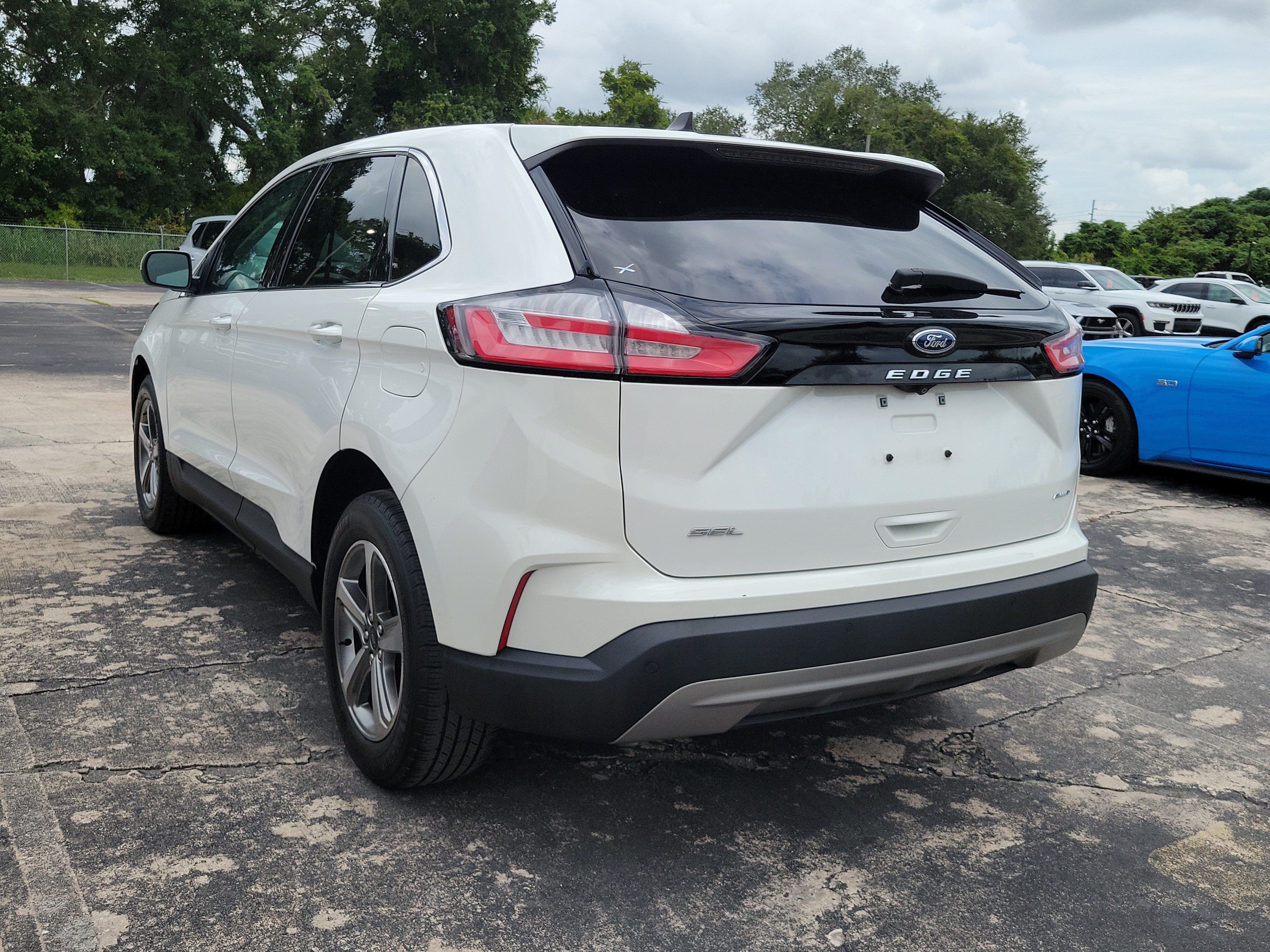 Certified 2023 Ford Edge SEL w/ Convenience Package AWD/4WD image 4