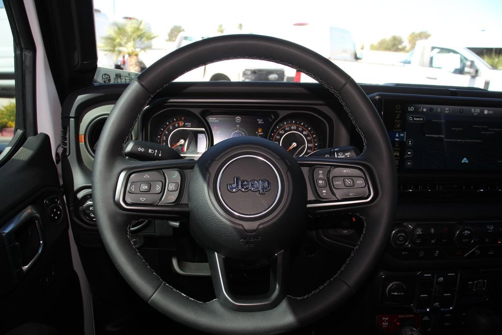 Used 2025 Jeep Gladiator Mojave AWD/4WD image 15