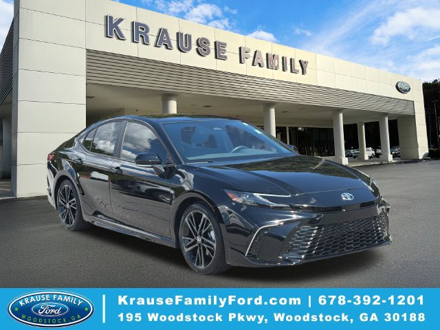 Used 2025 Toyota Camry XSE FWD image 1