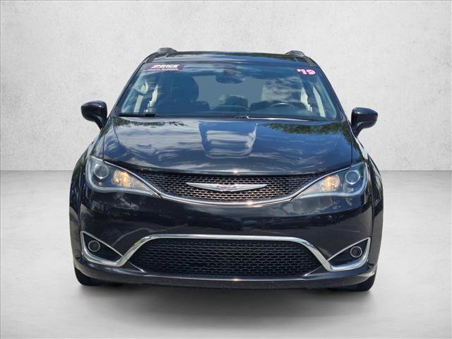 Used 2019 Chrysler Pacifica Touring-L FWD video 2