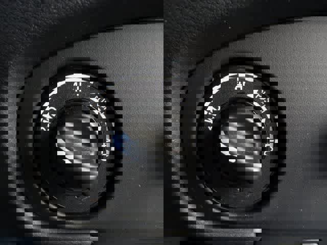 Used 2024 Nissan Frontier SV w/ Technology Package image 24