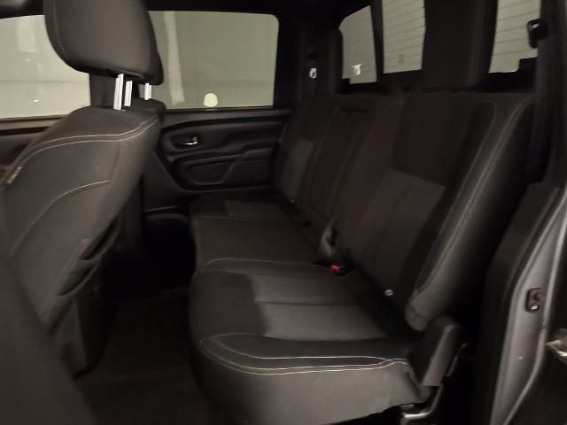 Used 2018 Nissan Titan SV w/ SV Convenience Package AWD/4WD image 23