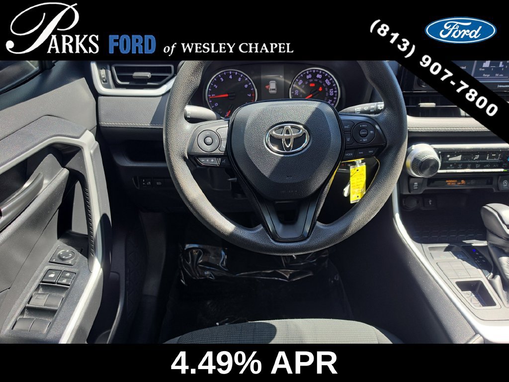 Used 2021 Toyota RAV4 LE AWD/4WD image 12